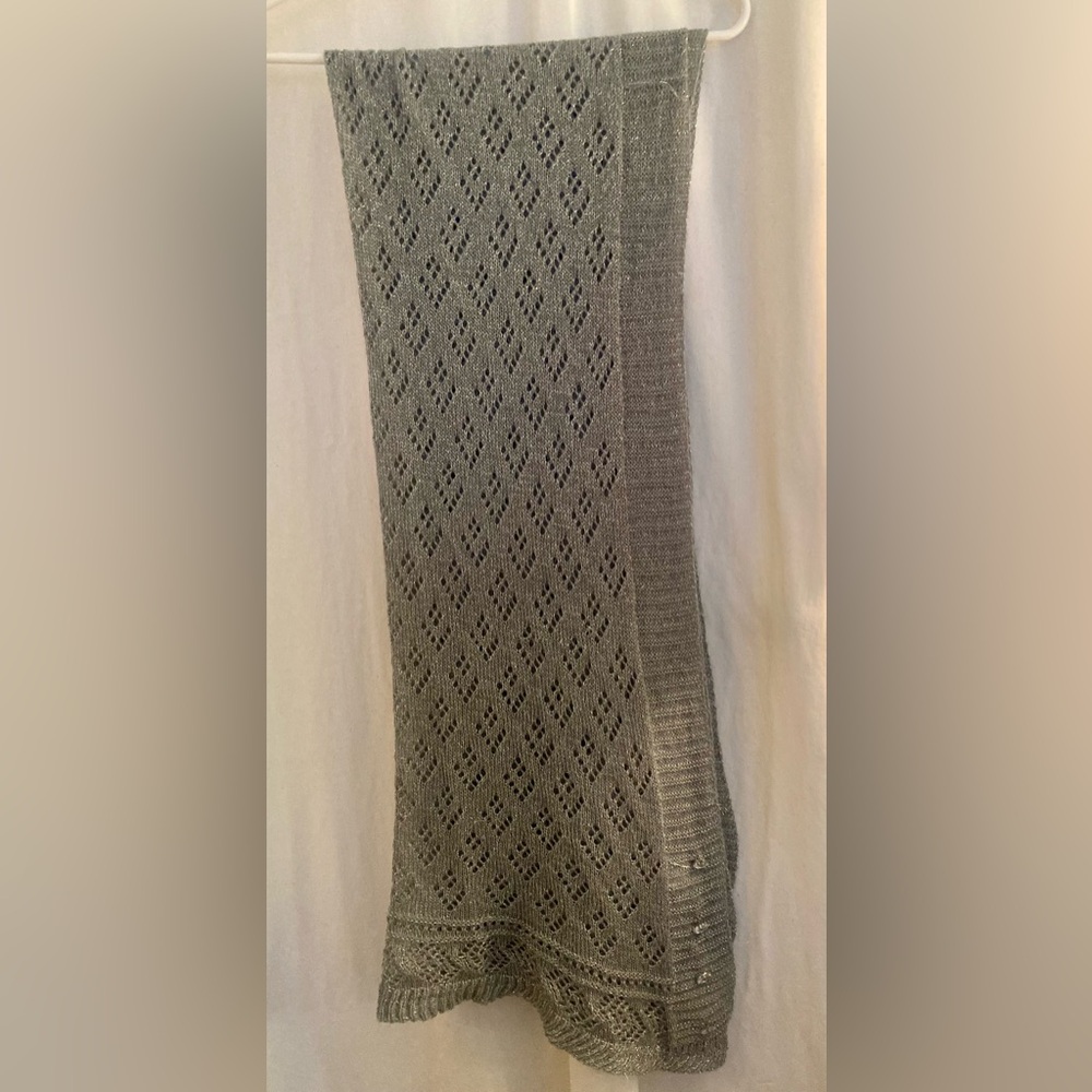 Knit Scarf Shawl Wrap Soft Gray W/ Silver Shimmery Thread Size 60” x 26”